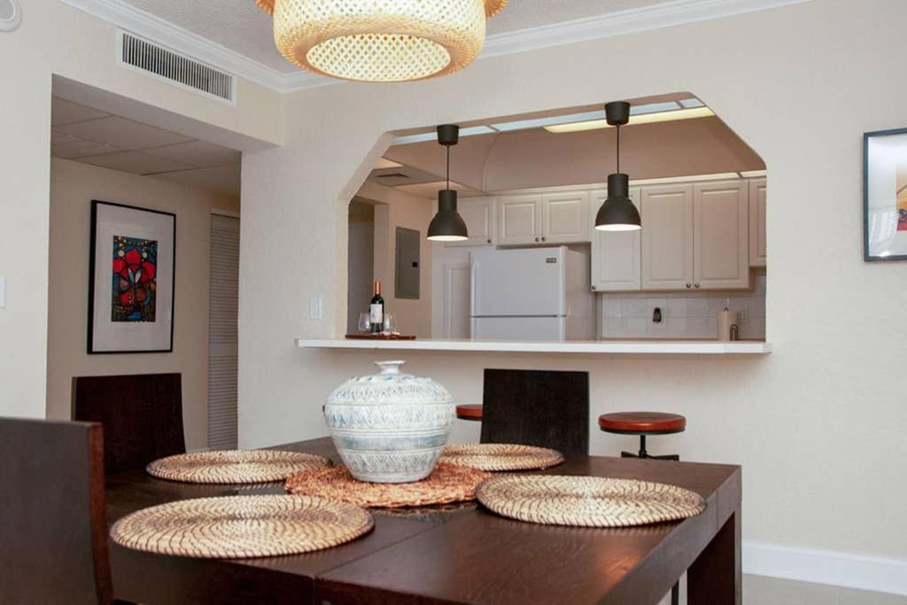 Beautiful Apartment Steps Away From The Beach Μαϊάμι Μπιτς Εξωτερικό φωτογραφία